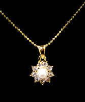 Gold-Tone Flower with Button & Cubic Zirconia pendant necklace 16''